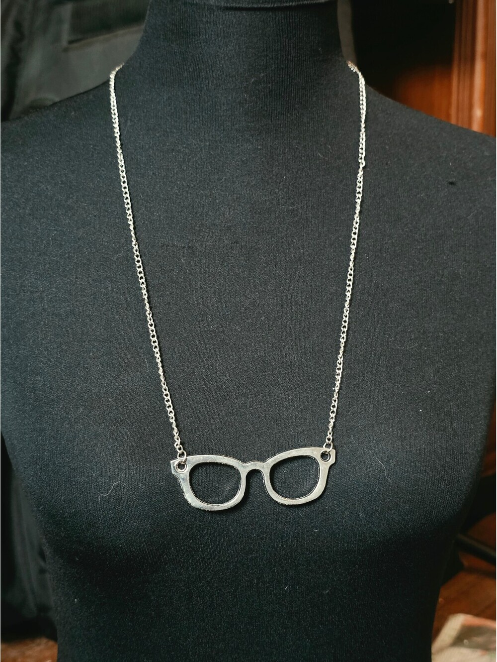 Vintage Silver Tone Eyeglasses Pendant Chain Necklace